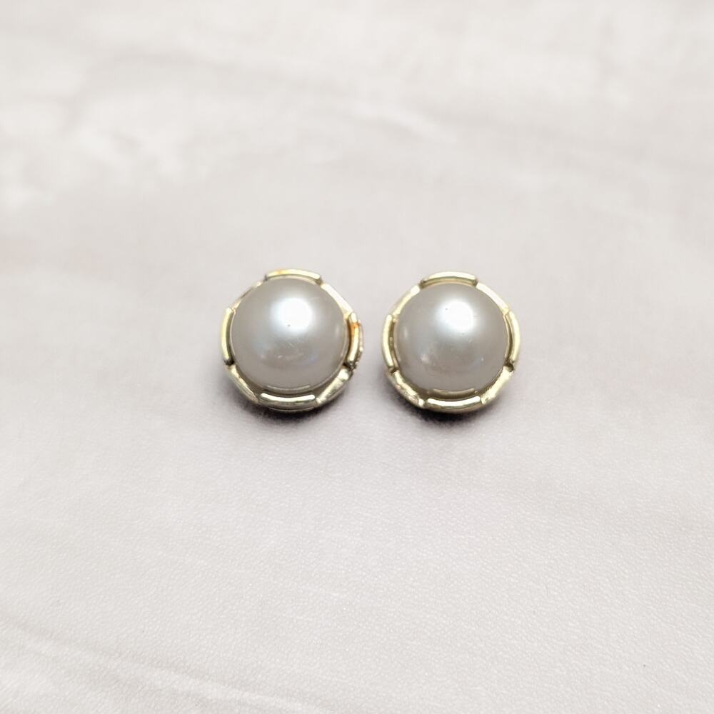Vintage Clip On Earrings Faux Pearl with Gold Tone Unusual Halo